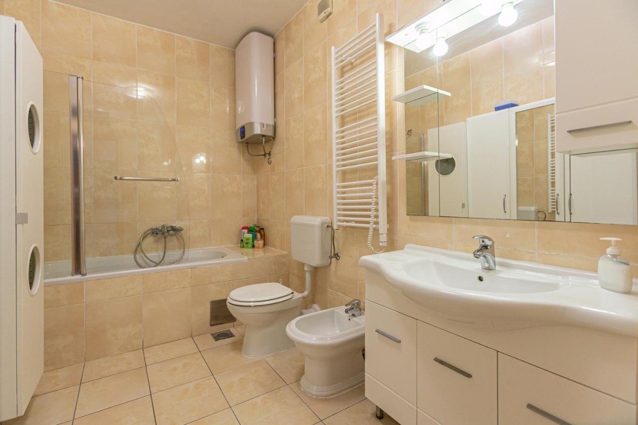 Relax Whit Big Terrace 170m2 Near The In