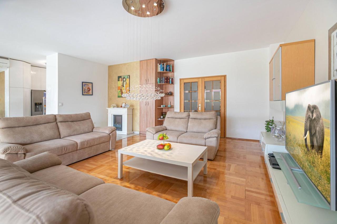 Relax Whit Big Terrace 170m2 Near The In *