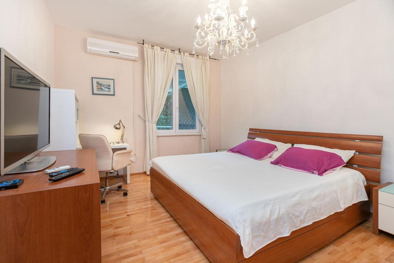 Relax Whit Big Terrace 170m2 Near The In *