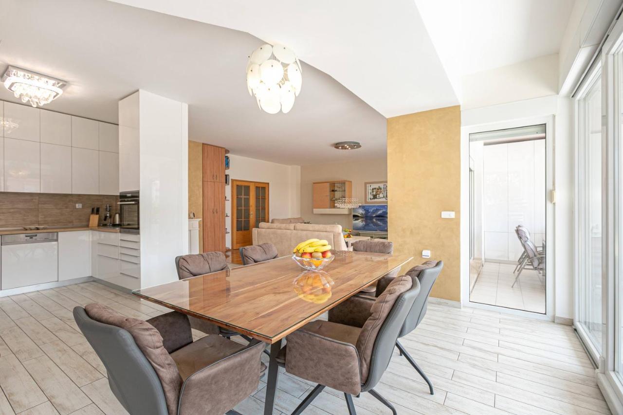Apartment Relax Whit Big Terrace 170m2 Near The
